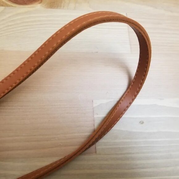 Round Rattan Crossbody Bag. - Picture 9 of 11